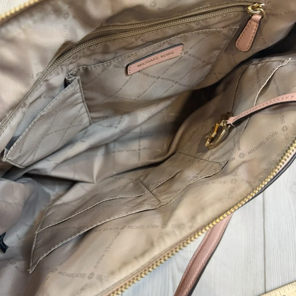 Michael Kors Ciara Zip Tote Bag Pink‎ Saffiano Leather Shoulder Bag & Wallet